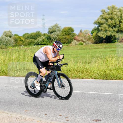 31.08.2025 - Elbe Triathlon Hamburg Michael Burmester http://msf.ph/oto/8670660 31.08.2025 10:00:33 Radfahren 526, 717, 740, 759 meine-sportfotos.de