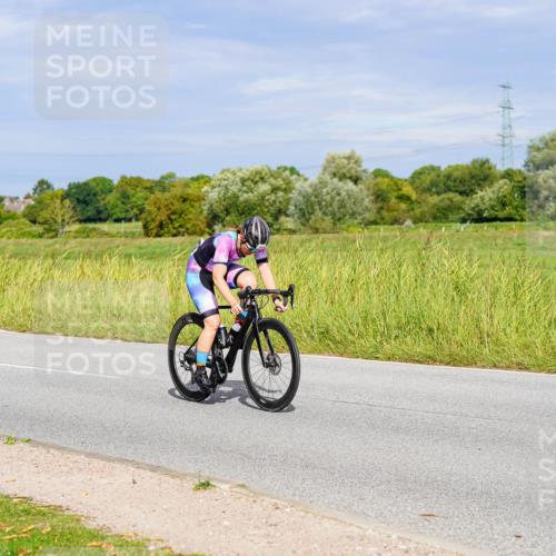 31.08.2025 - Elbe Triathlon Hamburg Michael Burmester http://msf.ph/oto/8670709 31.08.2025 10:00:46 Radfahren 420, 461, 564, 635, 707, 731, 868, 869, 896, 906 meine-sportfotos.de