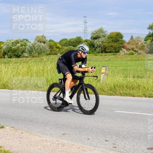 31.08.2025 - Elbe Triathlon Hamburg Michael Burmester http://msf.ph/oto/8670724 31.08.2025 10:00:47 Radfahren 420, 461, 564, 635, 707, 731, 868, 869, 896, 906 meine-sportfotos.de