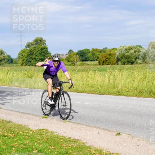 31.08.2025 - Elbe Triathlon Hamburg Michael Burmester http://msf.ph/oto/8670734 31.08.2025 10:00:50 Radfahren 461, 564, 731, 746, 795, 868, 906 meine-sportfotos.de