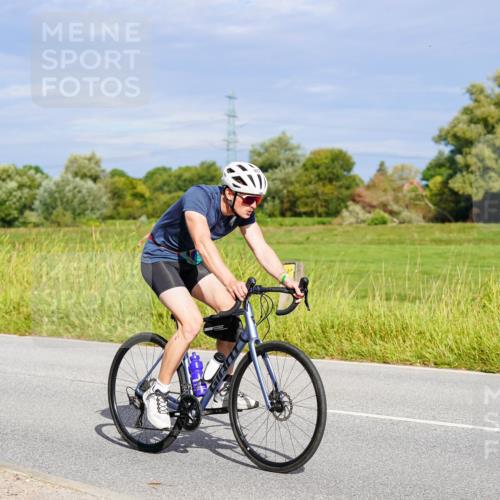31.08.2025 - Elbe Triathlon Hamburg Michael Burmester http://msf.ph/oto/8670788 31.08.2025 10:00:59 Radfahren 427, 825 meine-sportfotos.de