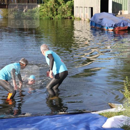 31.08.2025 - Elbe Triathlon Hamburg Luisa Fischer http://msf.ph/oto/8670840 31.08.2025 08:25:51 Schwimmen 194 meine-sportfotos.de