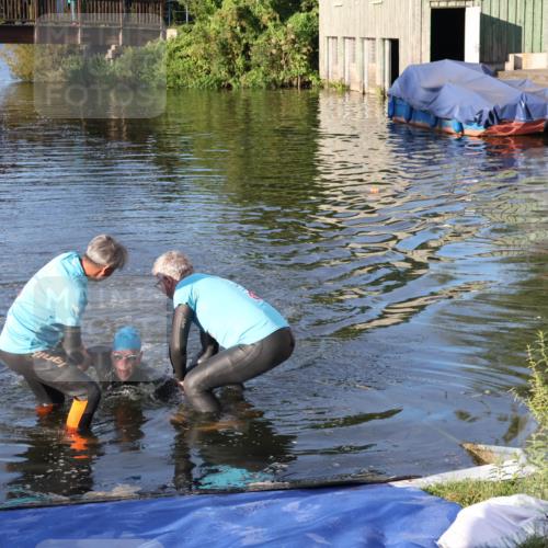 31.08.2025 - Elbe Triathlon Hamburg Luisa Fischer http://msf.ph/oto/8670843 31.08.2025 08:25:51 Schwimmen 194 meine-sportfotos.de