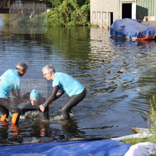 31.08.2025 - Elbe Triathlon Hamburg Luisa Fischer http://msf.ph/oto/8670847 31.08.2025 08:25:52 Schwimmen 194 meine-sportfotos.de