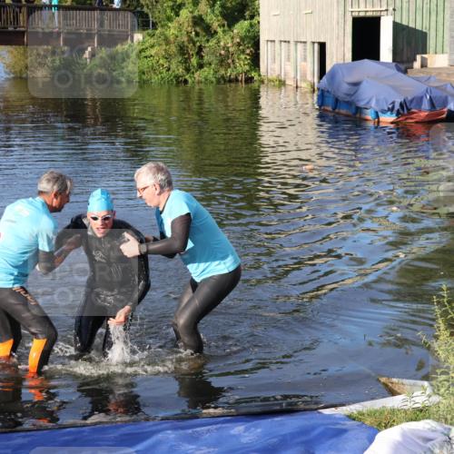 31.08.2025 - Elbe Triathlon Hamburg Luisa Fischer http://msf.ph/oto/8670851 31.08.2025 08:25:52 Schwimmen 194 meine-sportfotos.de