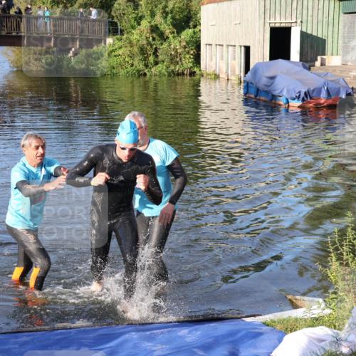 31.08.2025 - Elbe Triathlon Hamburg Luisa Fischer http://msf.ph/oto/8670858 31.08.2025 08:25:53 Schwimmen 194 meine-sportfotos.de