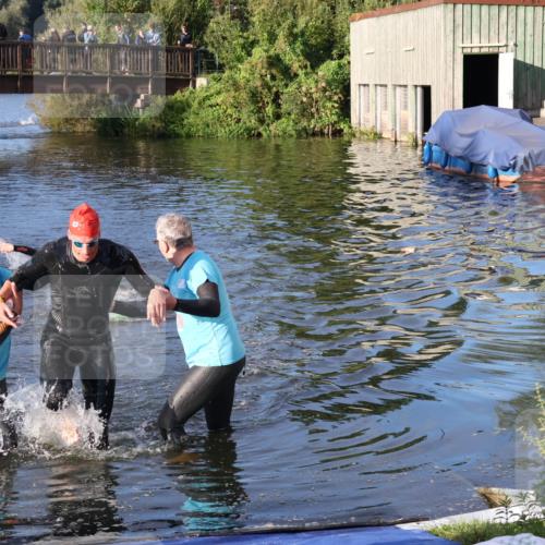 31.08.2025 - Elbe Triathlon Hamburg Luisa Fischer http://msf.ph/oto/8670884 31.08.2025 08:27:36 Schwimmen 210, 224, 243 meine-sportfotos.de