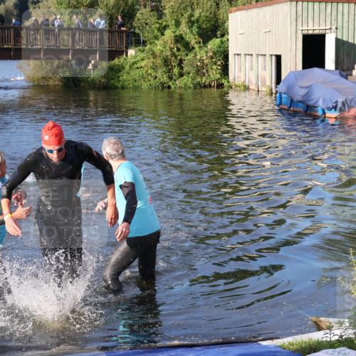 31.08.2025 - Elbe Triathlon Hamburg Luisa Fischer http://msf.ph/oto/8670886 31.08.2025 08:27:37 Schwimmen 210, 224, 243 meine-sportfotos.de