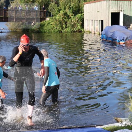 31.08.2025 - Elbe Triathlon Hamburg Luisa Fischer http://msf.ph/oto/8670888 31.08.2025 08:27:37 Schwimmen 210, 224, 243 meine-sportfotos.de