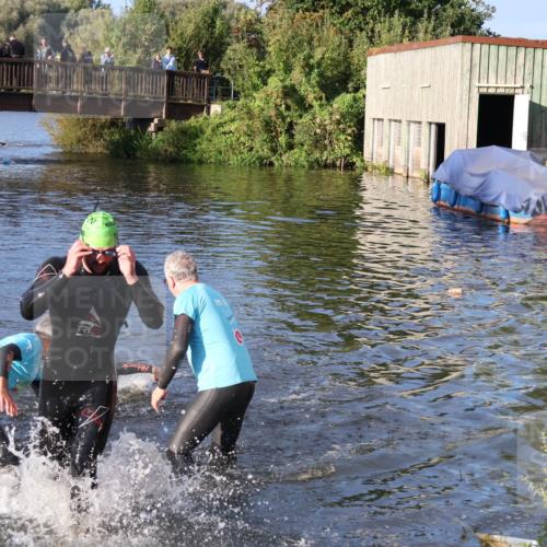 31.08.2025 - Elbe Triathlon Hamburg Luisa Fischer http://msf.ph/oto/8670916 31.08.2025 08:27:43 Schwimmen 224, 243 meine-sportfotos.de