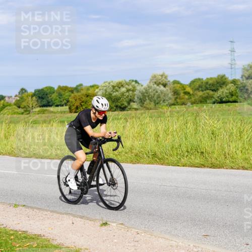 31.08.2025 - Elbe Triathlon Hamburg Michael Burmester http://msf.ph/oto/8670928 31.08.2025 10:01:28 Radfahren 431, 666, 691, 823, 826 meine-sportfotos.de