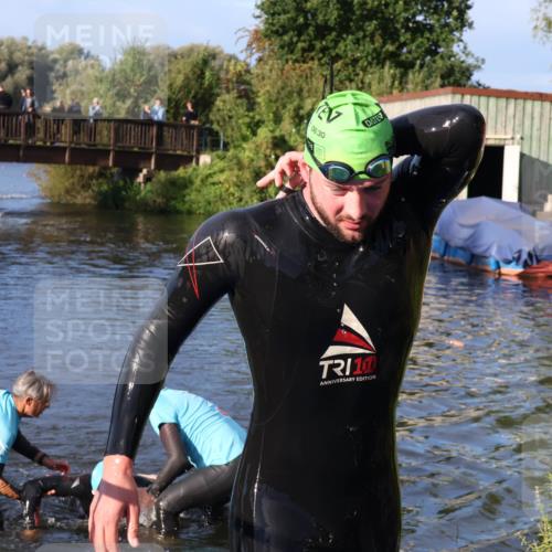 31.08.2025 - Elbe Triathlon Hamburg Luisa Fischer http://msf.ph/oto/8670929 31.08.2025 08:27:44 Schwimmen 224, 243 meine-sportfotos.de