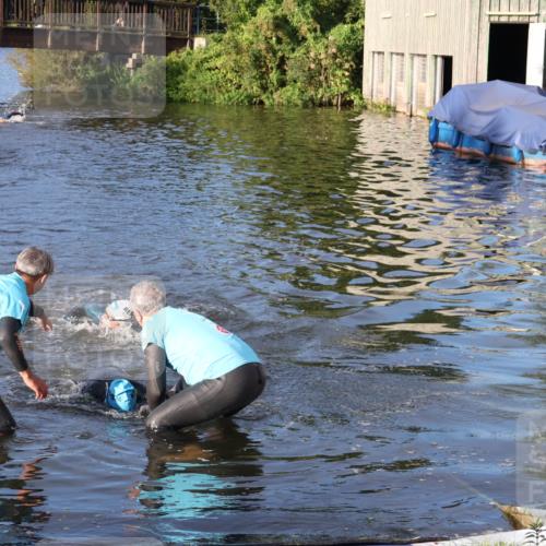 31.08.2025 - Elbe Triathlon Hamburg Luisa Fischer http://msf.ph/oto/8670965 31.08.2025 08:28:22 Schwimmen 196, 206 meine-sportfotos.de