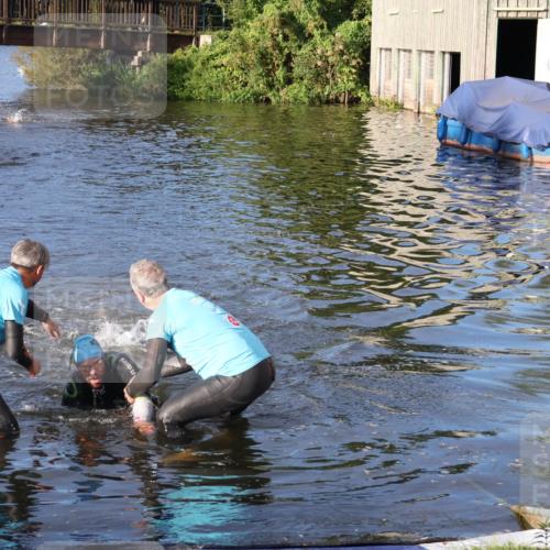 31.08.2025 - Elbe Triathlon Hamburg Luisa Fischer http://msf.ph/oto/8670970 31.08.2025 08:28:23 Schwimmen 196, 206 meine-sportfotos.de
