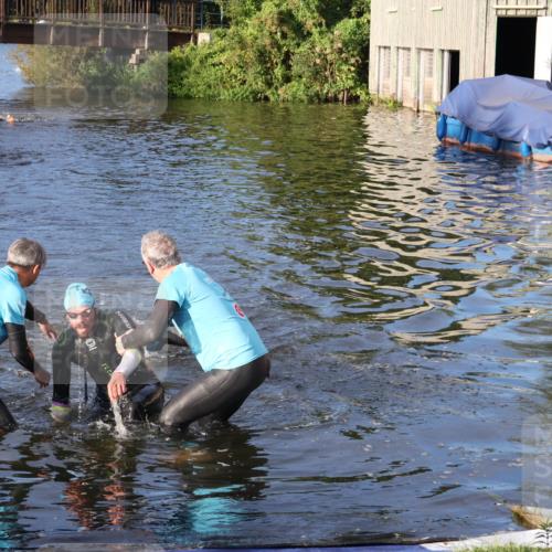 31.08.2025 - Elbe Triathlon Hamburg Luisa Fischer http://msf.ph/oto/8670972 31.08.2025 08:28:23 Schwimmen 196, 206 meine-sportfotos.de
