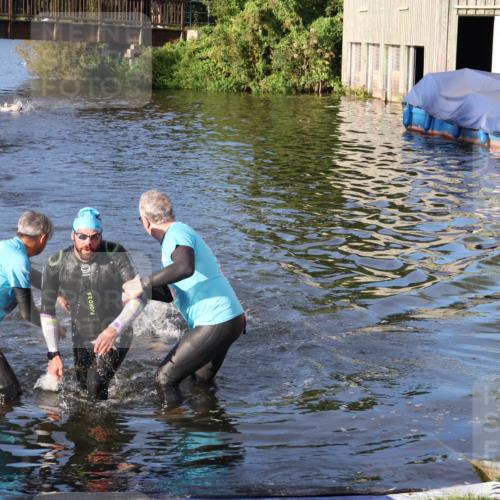 31.08.2025 - Elbe Triathlon Hamburg Luisa Fischer http://msf.ph/oto/8670976 31.08.2025 08:28:24 Schwimmen 196, 206 meine-sportfotos.de