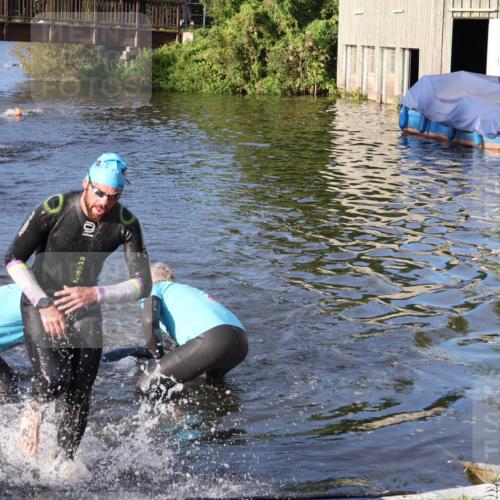 31.08.2025 - Elbe Triathlon Hamburg Luisa Fischer http://msf.ph/oto/8670991 31.08.2025 08:28:25 Schwimmen 196, 206 meine-sportfotos.de