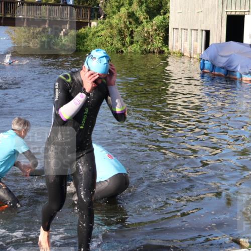 31.08.2025 - Elbe Triathlon Hamburg Luisa Fischer http://msf.ph/oto/8670995 31.08.2025 08:28:26 Schwimmen 196, 206 meine-sportfotos.de