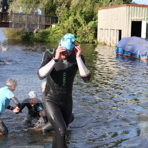 31.08.2025 - Elbe Triathlon Hamburg Luisa Fischer http://msf.ph/oto/8670998 31.08.2025 08:28:26 Schwimmen 196, 206 meine-sportfotos.de