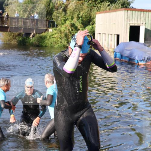 31.08.2025 - Elbe Triathlon Hamburg Luisa Fischer http://msf.ph/oto/8671001 31.08.2025 08:28:26 Schwimmen 196, 206 meine-sportfotos.de