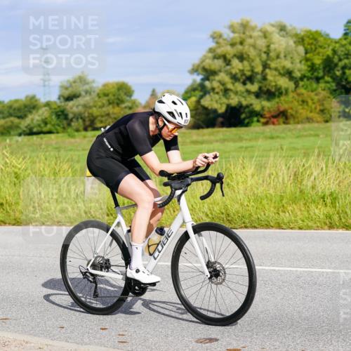 31.08.2025 - Elbe Triathlon Hamburg Michael Burmester http://msf.ph/oto/8671002 31.08.2025 10:01:41 Radfahren 531, 723, 820, 911 meine-sportfotos.de