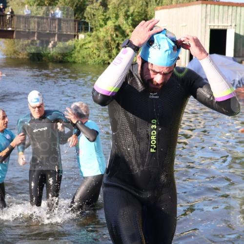31.08.2025 - Elbe Triathlon Hamburg Luisa Fischer http://msf.ph/oto/8671005 31.08.2025 08:28:27 Schwimmen 186, 196, 206 meine-sportfotos.de