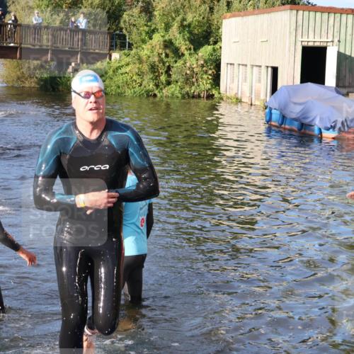 31.08.2025 - Elbe Triathlon Hamburg Luisa Fischer http://msf.ph/oto/8671018 31.08.2025 08:28:28 Schwimmen 186, 196, 206 meine-sportfotos.de