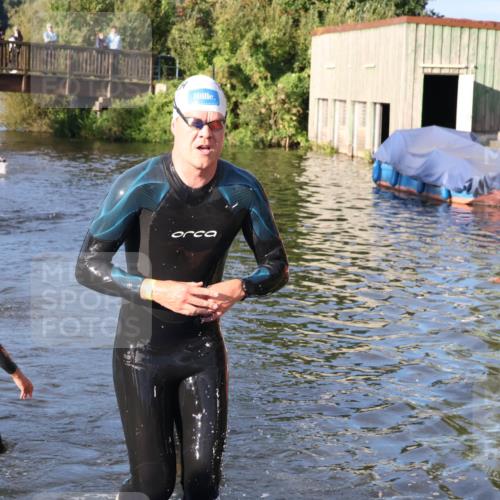 31.08.2025 - Elbe Triathlon Hamburg Luisa Fischer http://msf.ph/oto/8671022 31.08.2025 08:28:29 Schwimmen 186, 196, 206 meine-sportfotos.de