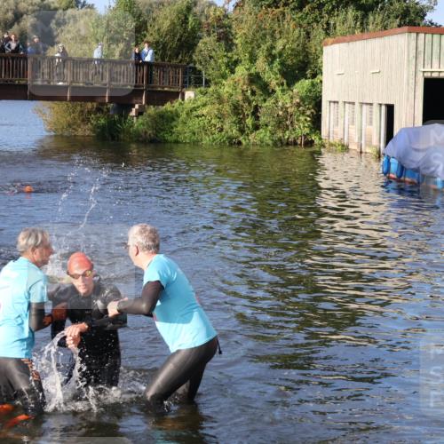31.08.2025 - Elbe Triathlon Hamburg Luisa Fischer http://msf.ph/oto/8671030 31.08.2025 08:28:34 Schwimmen 186, 205 meine-sportfotos.de