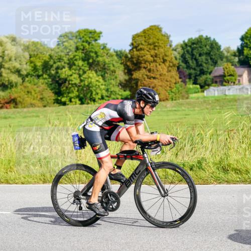 31.08.2025 - Elbe Triathlon Hamburg Michael Burmester http://msf.ph/oto/8671032 31.08.2025 10:01:44 Radfahren 636, 723, 820, 911 meine-sportfotos.de
