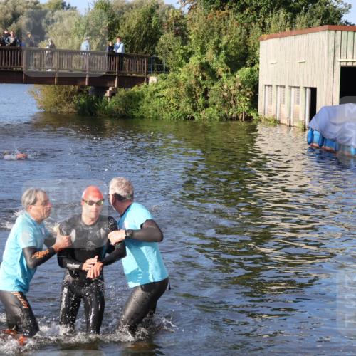 31.08.2025 - Elbe Triathlon Hamburg Luisa Fischer http://msf.ph/oto/8671034 31.08.2025 08:28:35 Schwimmen 186, 205 meine-sportfotos.de