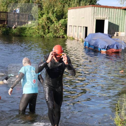 31.08.2025 - Elbe Triathlon Hamburg Luisa Fischer http://msf.ph/oto/8671048 31.08.2025 08:28:36 Schwimmen 186, 205 meine-sportfotos.de