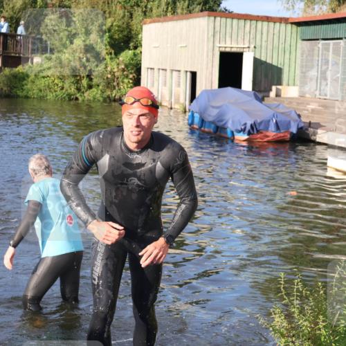 31.08.2025 - Elbe Triathlon Hamburg Luisa Fischer http://msf.ph/oto/8671055 31.08.2025 08:28:37 Schwimmen 186, 205 meine-sportfotos.de