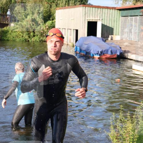 31.08.2025 - Elbe Triathlon Hamburg Luisa Fischer http://msf.ph/oto/8671058 31.08.2025 08:28:37 Schwimmen 186, 205 meine-sportfotos.de