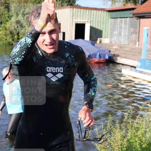 31.08.2025 - Elbe Triathlon Hamburg Luisa Fischer http://msf.ph/oto/8671062 31.08.2025 08:28:45 Schwimmen 205 meine-sportfotos.de