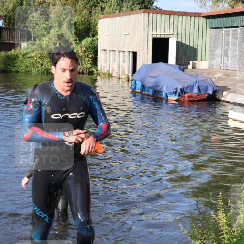 31.08.2025 - Elbe Triathlon Hamburg Luisa Fischer http://msf.ph/oto/8671065 31.08.2025 08:28:57 Schwimmen 167 meine-sportfotos.de