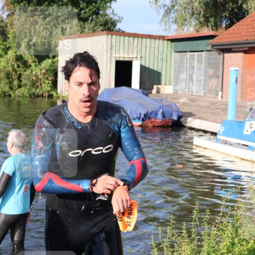 31.08.2025 - Elbe Triathlon Hamburg Luisa Fischer http://msf.ph/oto/8671072 31.08.2025 08:28:57 Schwimmen 167 meine-sportfotos.de