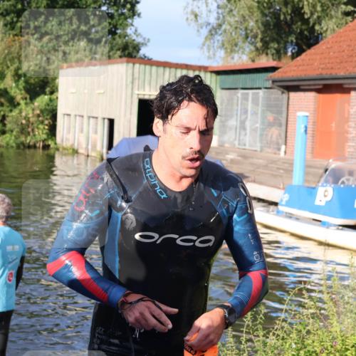 31.08.2025 - Elbe Triathlon Hamburg Luisa Fischer http://msf.ph/oto/8671073 31.08.2025 08:28:58 Schwimmen 167 meine-sportfotos.de