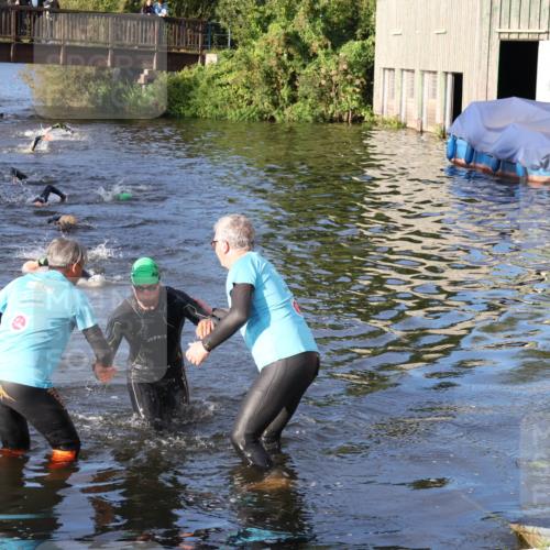 31.08.2025 - Elbe Triathlon Hamburg Luisa Fischer http://msf.ph/oto/8671081 31.08.2025 08:29:42 Schwimmen 190, 229 meine-sportfotos.de