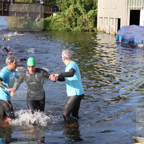 31.08.2025 - Elbe Triathlon Hamburg Luisa Fischer http://msf.ph/oto/8671088 31.08.2025 08:29:43 Schwimmen 190, 229 meine-sportfotos.de