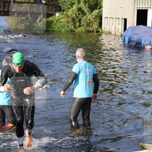 31.08.2025 - Elbe Triathlon Hamburg Luisa Fischer http://msf.ph/oto/8671100 31.08.2025 08:29:45 Schwimmen 190, 229, 238 meine-sportfotos.de