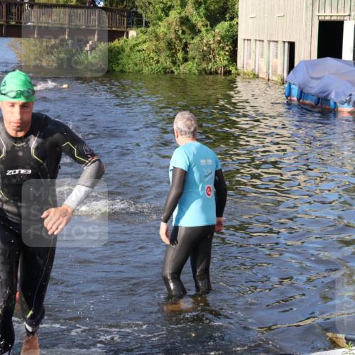 31.08.2025 - Elbe Triathlon Hamburg Luisa Fischer http://msf.ph/oto/8671106 31.08.2025 08:29:45 Schwimmen 190, 229, 238 meine-sportfotos.de