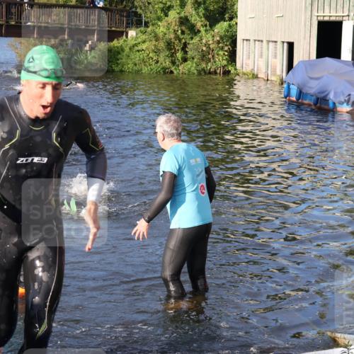 31.08.2025 - Elbe Triathlon Hamburg Luisa Fischer http://msf.ph/oto/8671109 31.08.2025 08:29:46 Schwimmen 190, 229, 238 meine-sportfotos.de