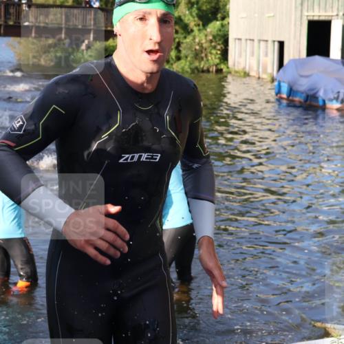 31.08.2025 - Elbe Triathlon Hamburg Luisa Fischer http://msf.ph/oto/8671113 31.08.2025 08:29:46 Schwimmen 190, 229, 238 meine-sportfotos.de