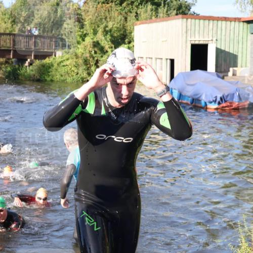 31.08.2025 - Elbe Triathlon Hamburg Luisa Fischer http://msf.ph/oto/8671115 31.08.2025 08:29:53 Schwimmen 171, 209, 229, 238 meine-sportfotos.de