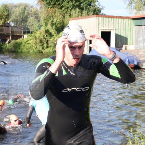 31.08.2025 - Elbe Triathlon Hamburg Luisa Fischer http://msf.ph/oto/8671118 31.08.2025 08:29:53 Schwimmen 171, 209, 229, 238 meine-sportfotos.de