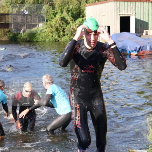 31.08.2025 - Elbe Triathlon Hamburg Luisa Fischer http://msf.ph/oto/8671137 31.08.2025 08:29:56 Schwimmen 171, 200, 209, 229, 232, 238 meine-sportfotos.de