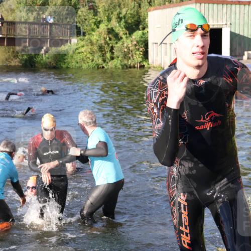 31.08.2025 - Elbe Triathlon Hamburg Luisa Fischer http://msf.ph/oto/8671141 31.08.2025 08:29:56 Schwimmen 171, 200, 209, 229, 232, 238 meine-sportfotos.de