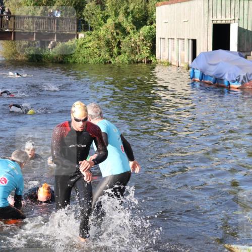 31.08.2025 - Elbe Triathlon Hamburg Luisa Fischer http://msf.ph/oto/8671146 31.08.2025 08:29:57 Schwimmen 171, 200, 209, 232, 238 meine-sportfotos.de