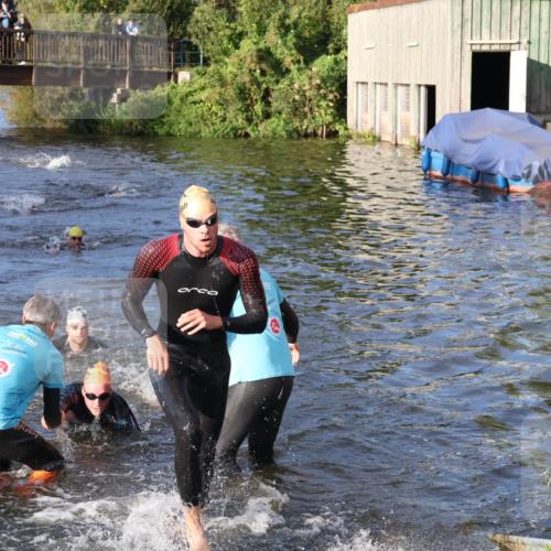 31.08.2025 - Elbe Triathlon Hamburg Luisa Fischer http://msf.ph/oto/8671149 31.08.2025 08:29:57 Schwimmen 171, 200, 209, 232, 238 meine-sportfotos.de